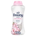 thumbnail image 1 of Downy Léger, Fleur de cerisier, 853 g, 1 of 20