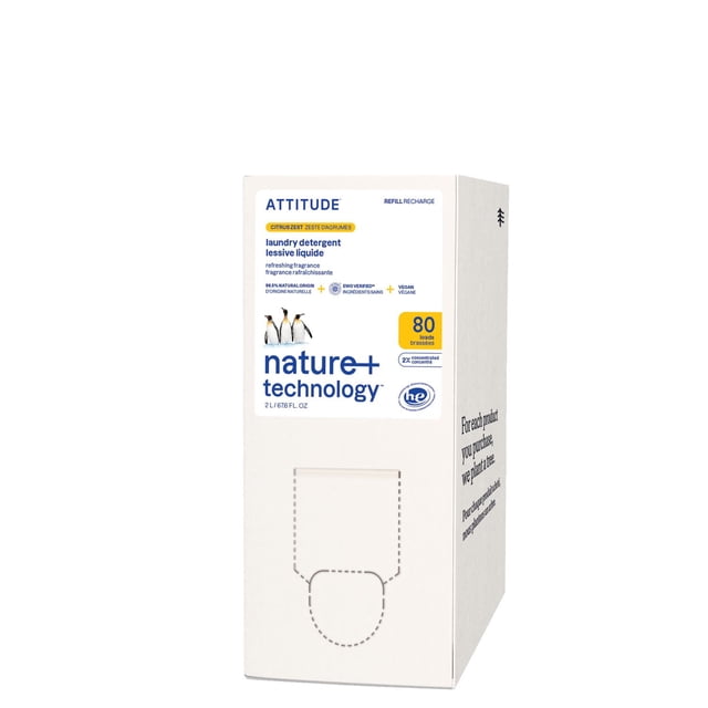 ATTITUDE Détergent à Lessive Liquide, Recharge, Zeste d'Agrumes dans une Boîte Blanche Éco-remplie de 2 L avec une Étiquette avant Mettant en Vedette des Pingouins et des Textes Bleu et Jaune, Mettant en Valeur Sa Formule Végane, Vérifiée EWG pour 80 Brassées, Convient aux Laveuses Haute Efficacité et au Lavage à l'Eau Froide pour Économiser l'Énergie.