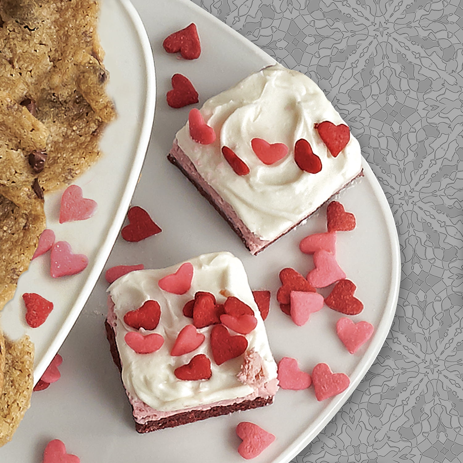 Easy-Bake Ultimate Oven Toy Refill Mix, Red Velvet and Strawberry Cakes Refill Mix