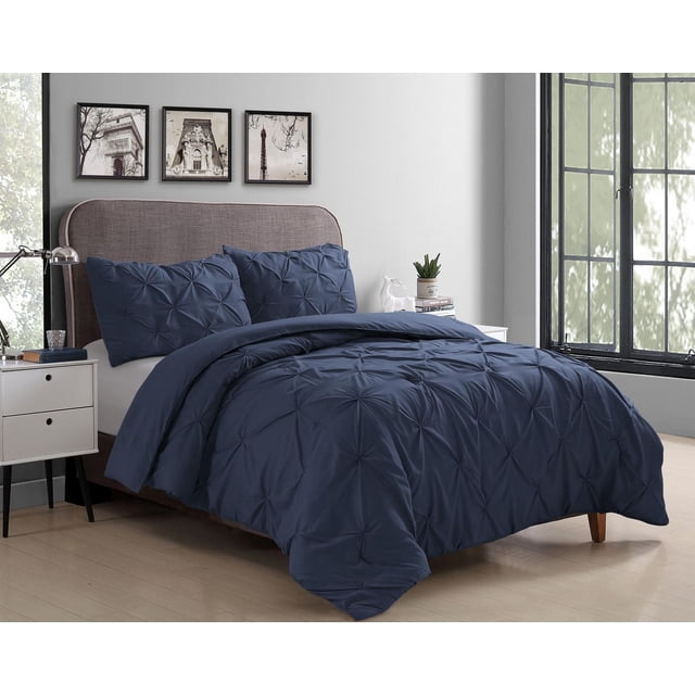 Swift Home Ensemble de Douillette à Plis Nervurés Bleu Marine avec Plis Nervurés Complexes sur la Douillette et Taies d'Oreiller Assorties, Fabriqué en Tissu Microfibre Doux, Exposé sur un Lit avec une Tête de Lit Rembourrée Courbée dans une Chambre Moderne avec Plancher de Bois Clair et Grandes Fenêtres à Cadre Noir, Idéal pour une Utilisation Toute l'Année et Convient pour Rehausser la texture et le style de la Chambre.