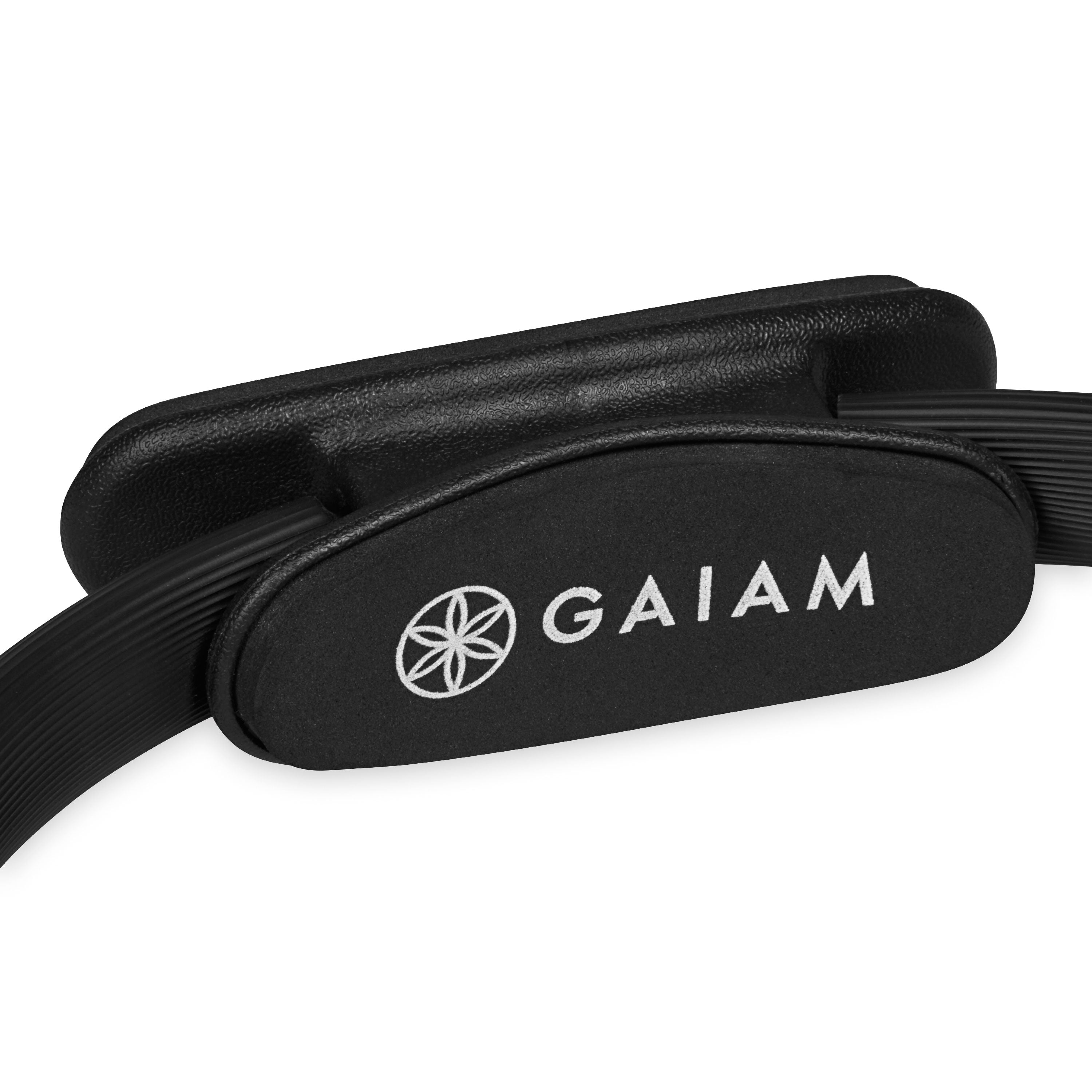 Anneau de Pilates essentiel Gaiam 30 cm (noir) - Léger, durable, poignées rembourrées en mousse, équipement d'exercice flexible pour tonifier les bras, les cuisses, les jambes et les abdominaux.