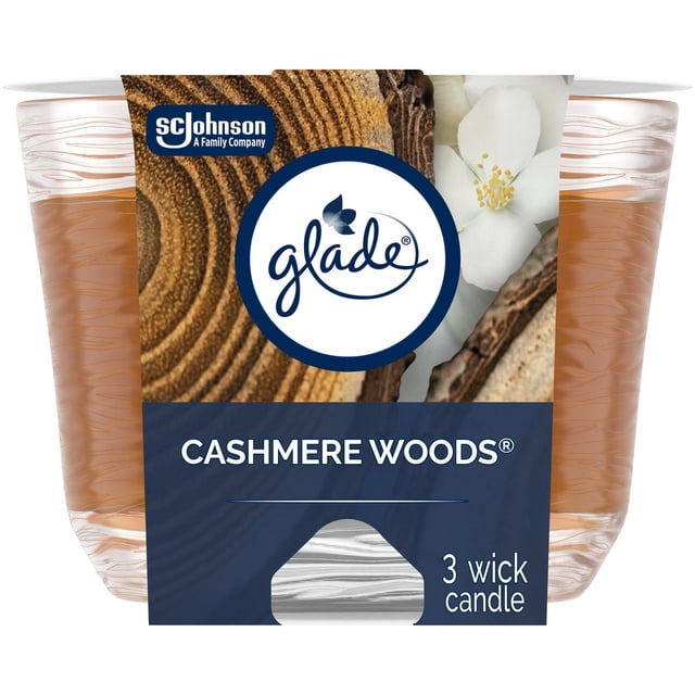 Glade® Bougie Parfumée à 3 Mèches Désodorisant d'Air, Bois de Cachemire, dans un Pot en Verre Transparent avec texture grain de Bois et Cire Ambre, Présentant une Étiquette avec des Anneaux en Bois et une Imagerie de Fleur Blanche, Conçue pour Remplir les Pièces d'Un Parfum Chaud et Naturel Idéal pour la Détente.