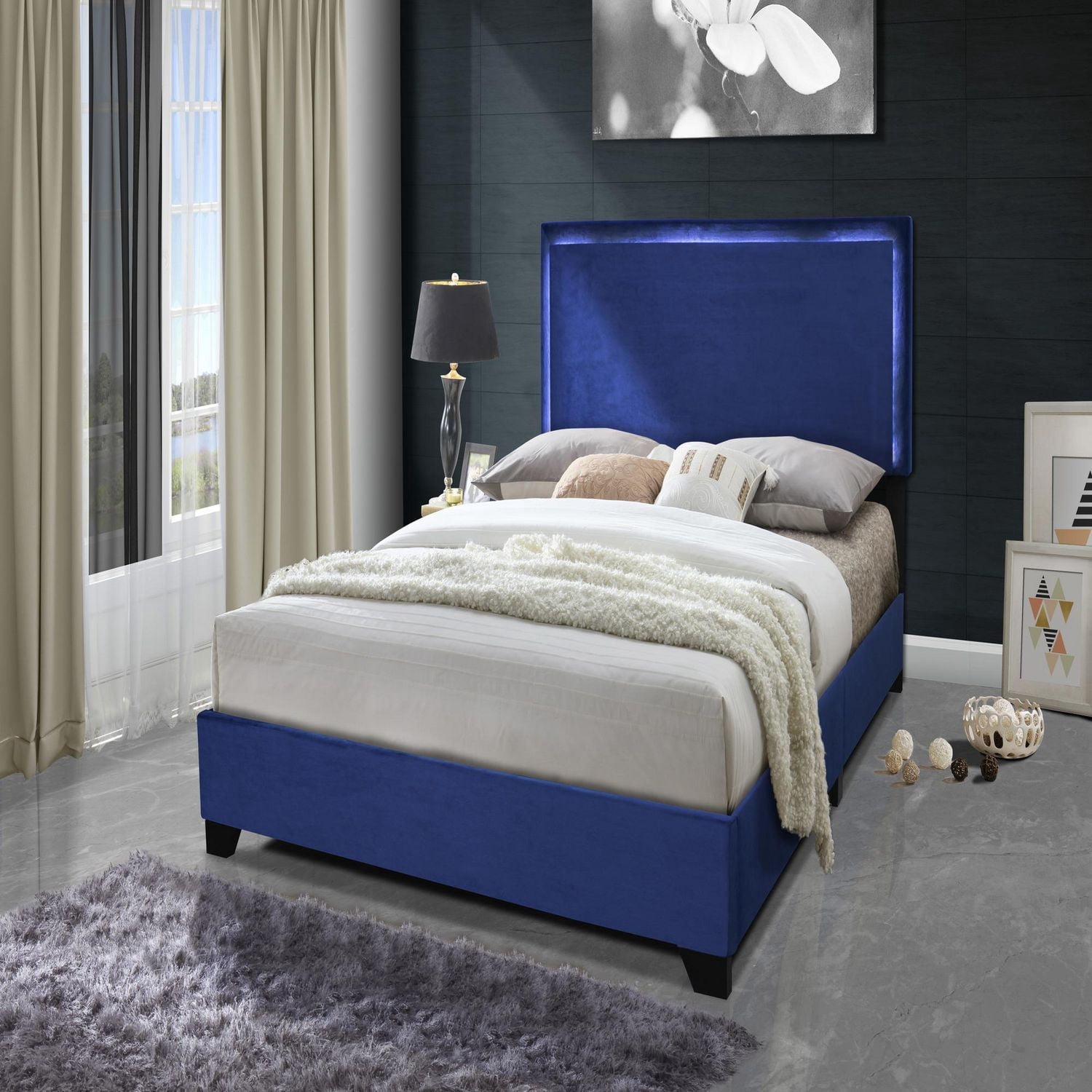 Cadre de lit plateforme double Aerys avec lumières DEL, velours bleu