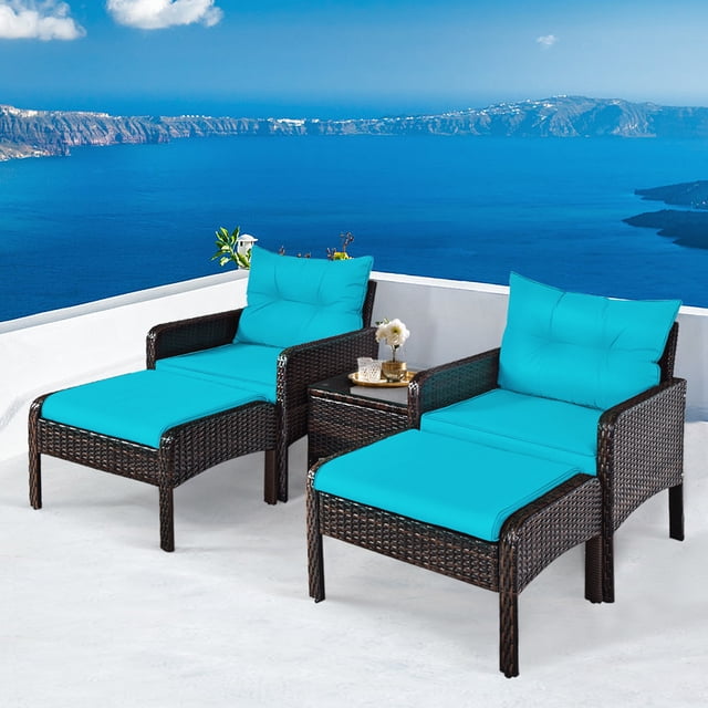 Gymax Ensemble de Patio Sectionnel 5 Pcs en Rotin Osier avec Coussins turquoise, Incluant Deux sofas Simples, Deux ottomans et une table Basse à Dessus en Verre. Fabriqué en Rotin PE Résistant aux Intempéries et des Cadres en Acier Robustes, Ce Mobilier de Patio Moderne Est Parfait pour les Espaces Extérieurs comme les patios, les Jardins et les Terrasses. les Coussins Sont Rembourrés, Amovibles et Lavables pour Plus de Confort et de Commodité.
