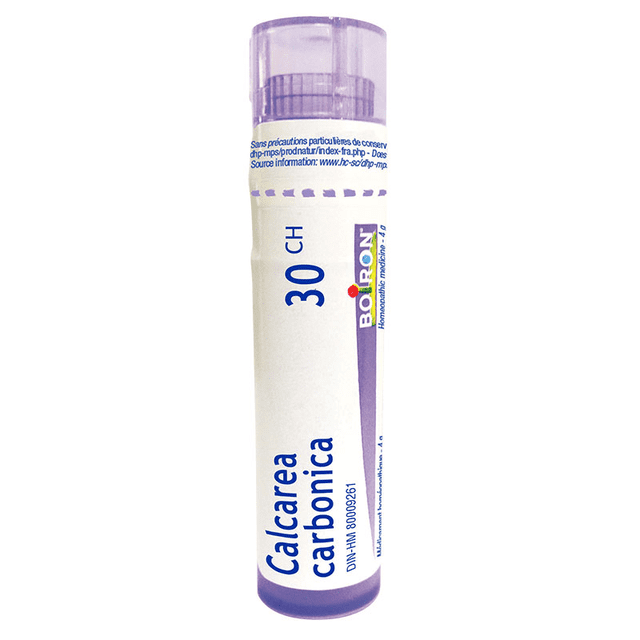 Boiron Calcarea carbonica 30CH homeopathic medicine in a 4g tube with approximately 80 unflavored, quick-dissolving pellets. The hygienic dispenser cap ensures precise dosing, making it a convenient natural health product for treatment on the go, suitable for adults and children.