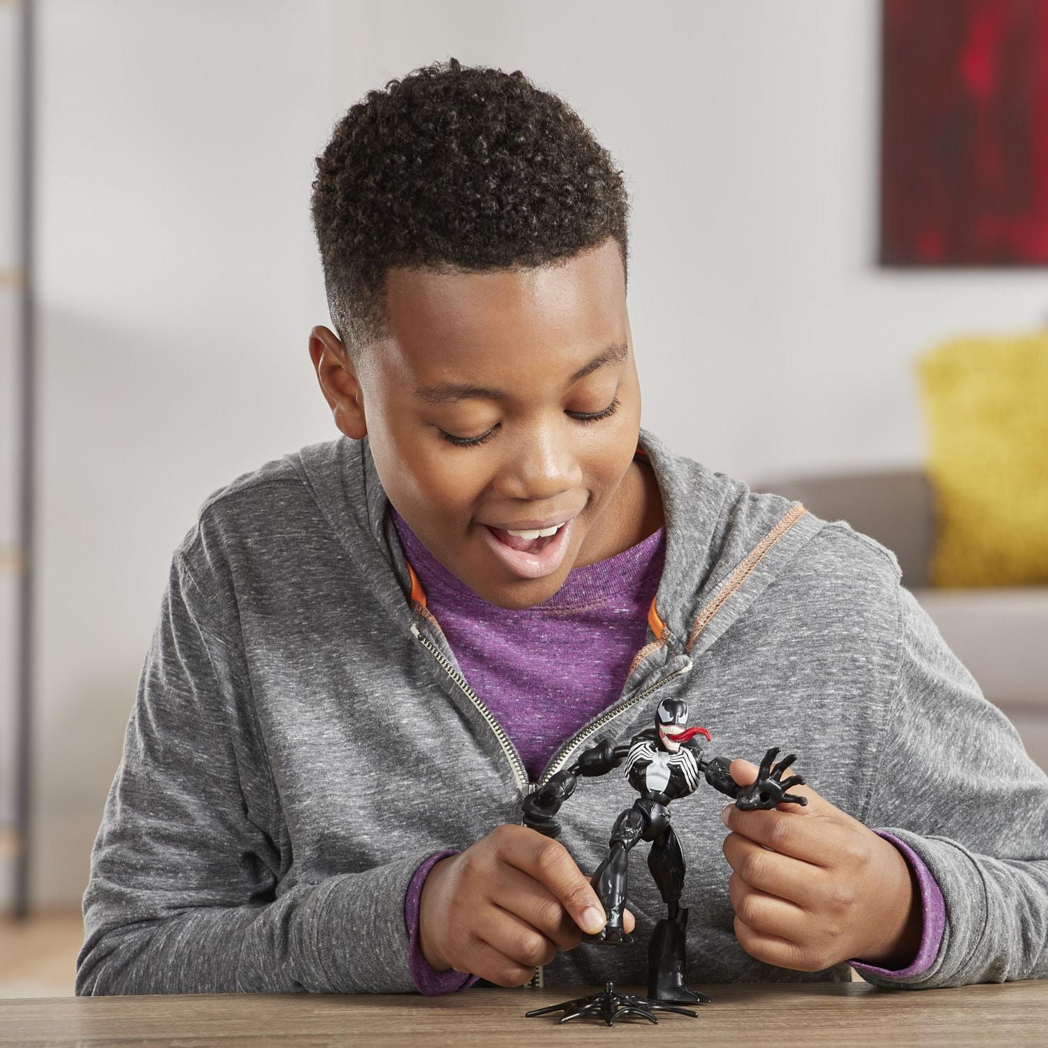 Marvel Spider-Man Bend and Flex - Figurine flexible Venom de 15 cm, incluant accessoire, pour enfants à partir de 6 ans