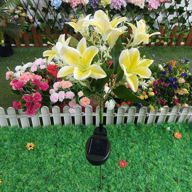 Solar 7-Head Lily Garden Light, Outdoor LED Pathway for Patio Yard Walkway