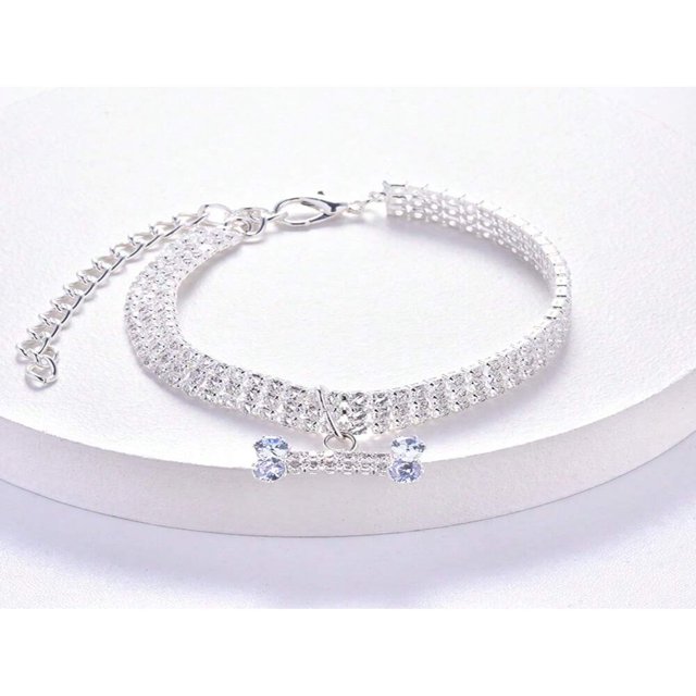 SNNROO 1pc Collier pour Animaux de Compagnie Classique Trois Rangées de Strass et Strass Décoration en Forme d'Os Collier pour Animaux de Compagnie de Luxe