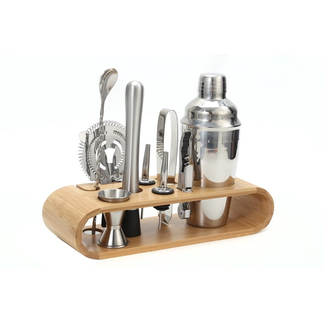 Crown Royal Ensemble de 10 Pcs d'Outils de Bar en Acier Inoxydable avec Support à base en Bambou Comprenant un shaker à cocktail de 24 Onces, double jigger, muddler, Cuillère, Passoire à Ressort, Pinces à Glace, Tire-Bouchon, Verseurs et Support en Bambou en Acier Inoxydable de Qualité Alimentaire pour la Mixologie à la Maison et la Préparation de Cocktails.