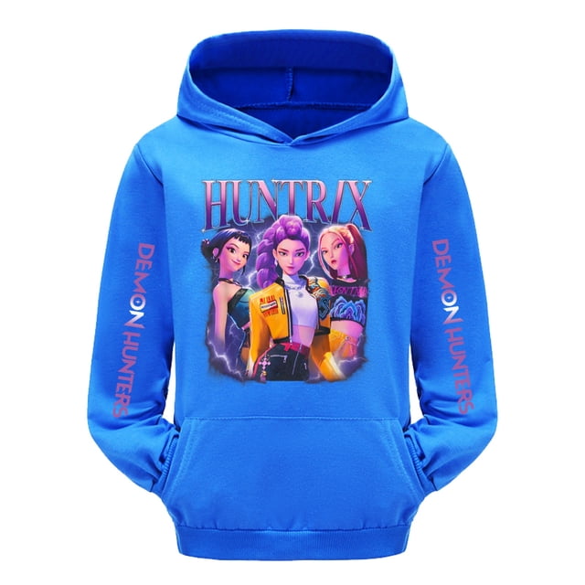 Demon Hunters DemonHunters by kpopsingers Ragazze Chandail à Capuchon à Enfiler à Imprimé Graphique pour Filles en Bleu vibrant. Présente une Impression Graphique Audacieuse de Personnages Animés à l'Avant avec Texte « Huntr/X » au-Dessus. les Manches Affichent le Texte « » en Couleurs Contrastantes. Fabriqué en polyester Doux, Ce Chandail à Capuchon Douillet Est Conçu pour une Tenue Décontractée et des Activités de Plein Air, Offrant Confort et Chaleur. Convient aux Filles de 3 à 16 Ans, avec une Coupe Décontractée et un design Pratique de Chandail à Capuchon à Enfiler