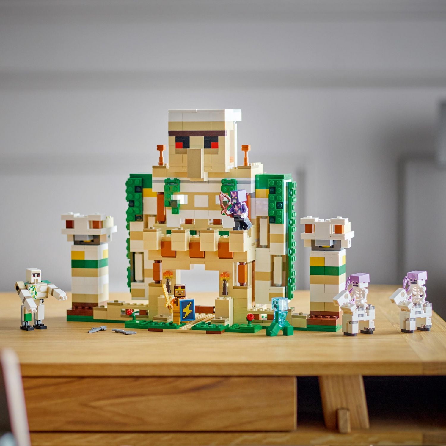 LEGO Minecraft The Iron Golem Fortress 21250 Building Toy Set, Playset Featuring a Crystal Knight and Golden Knight, A Fortress and a Giant Golem, Build and Display Minecraft Toy for 9 Year Old Kids