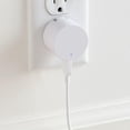 thumbnail image 2 of Chargeur mural USB pliable Onn 2,4 A de type A avec indicateur LED, blanc, 2 of 4