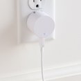 thumbnail image 2 of Chargeur mural USB pliable Onn 2,4 A de type A avec indicateur LED, blanc, 2 of 6