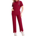 thumbnail image 2 of Ktyne Ensembles de Sarraus pour Femmes Rouge Uniforme d'Infirmière Extensible Haut de Sarrau à Manches Courtes et Pantalon Jogger Ensemble de Sarraus Uni avec Multiples Poches Bourgogne G, 2 of 3