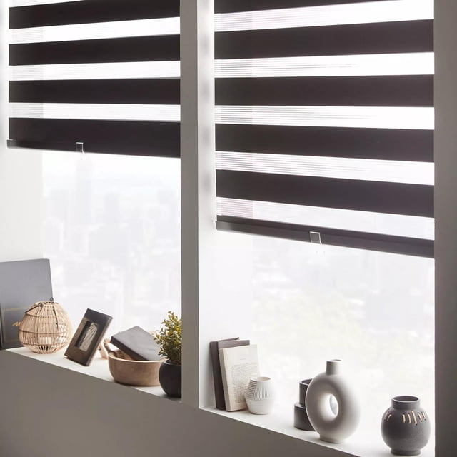 Bouclair Store Noire Sans Cordon Transparente 24x84 Po (61x213 cm)