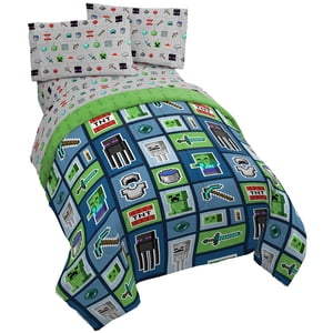 Jay Franco Minecraft Monster Chasseurs 4 Ensemble de lits jumeaux - Inclut un consolateur réversible & Ensemble de feuilles - Caractéristiques de litage Creeper - Microfibre résistant au fade super doux (produit officiel de la mine)