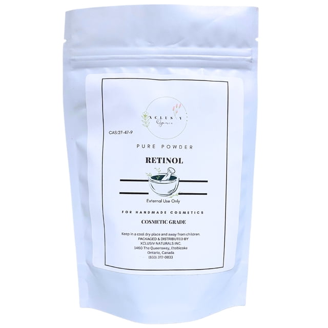 Xclusiv Organics Poudre de Rétinol Pure Vitamine A Poudre Anti-Rides Anti-âge 10 g dans une Pochette Blanche Refermable avec un design d'Étiquette Minimaliste. l'Étiquette Présente le logo Xclusiv Organics, le Nom du Produit et des instructions d'Utilisation, Soulignant Sa Qualité de Qualité Cosmétique pour usage Externe Seulement. Idéal pour des formulations de Soins de la Peau DIY comme des Sérums, des Crèmes et des Masques pour Réduire les Rides et Favoriser une Peau Jeune.