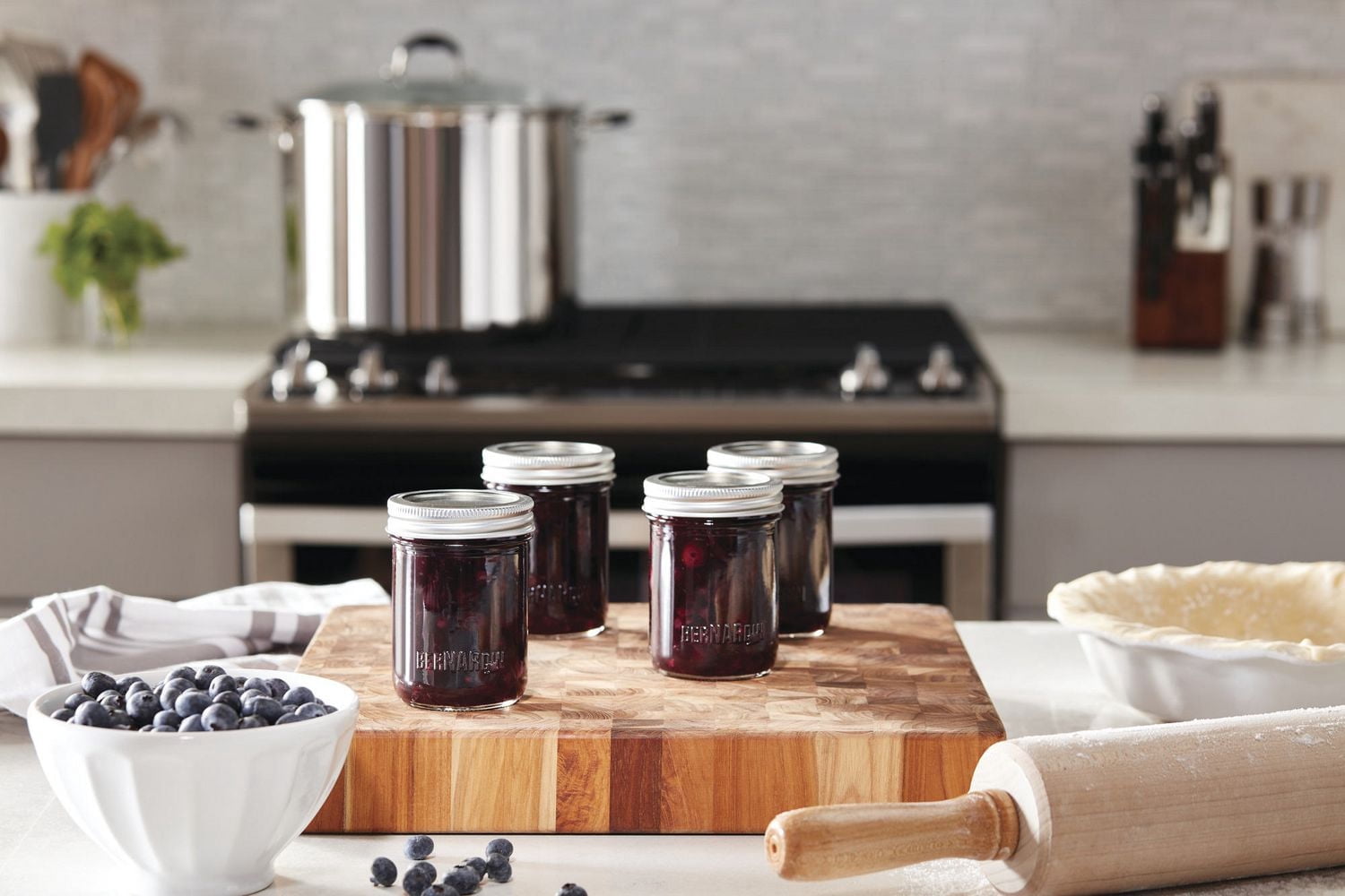 Bernardin Smooth-Sided Mason Jars, Regular Mouth, 250 mL, 12 Count