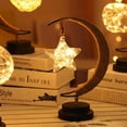 thumbnail image 1 of Feltree Lampe de Nuit USB Lune Étoile - Lampe de Table Décorative en Fer Artisanal à DEL avec Commande Tactile à Intensité Réglable et Création d'Ambiance Chaleureuse, 1 of 8