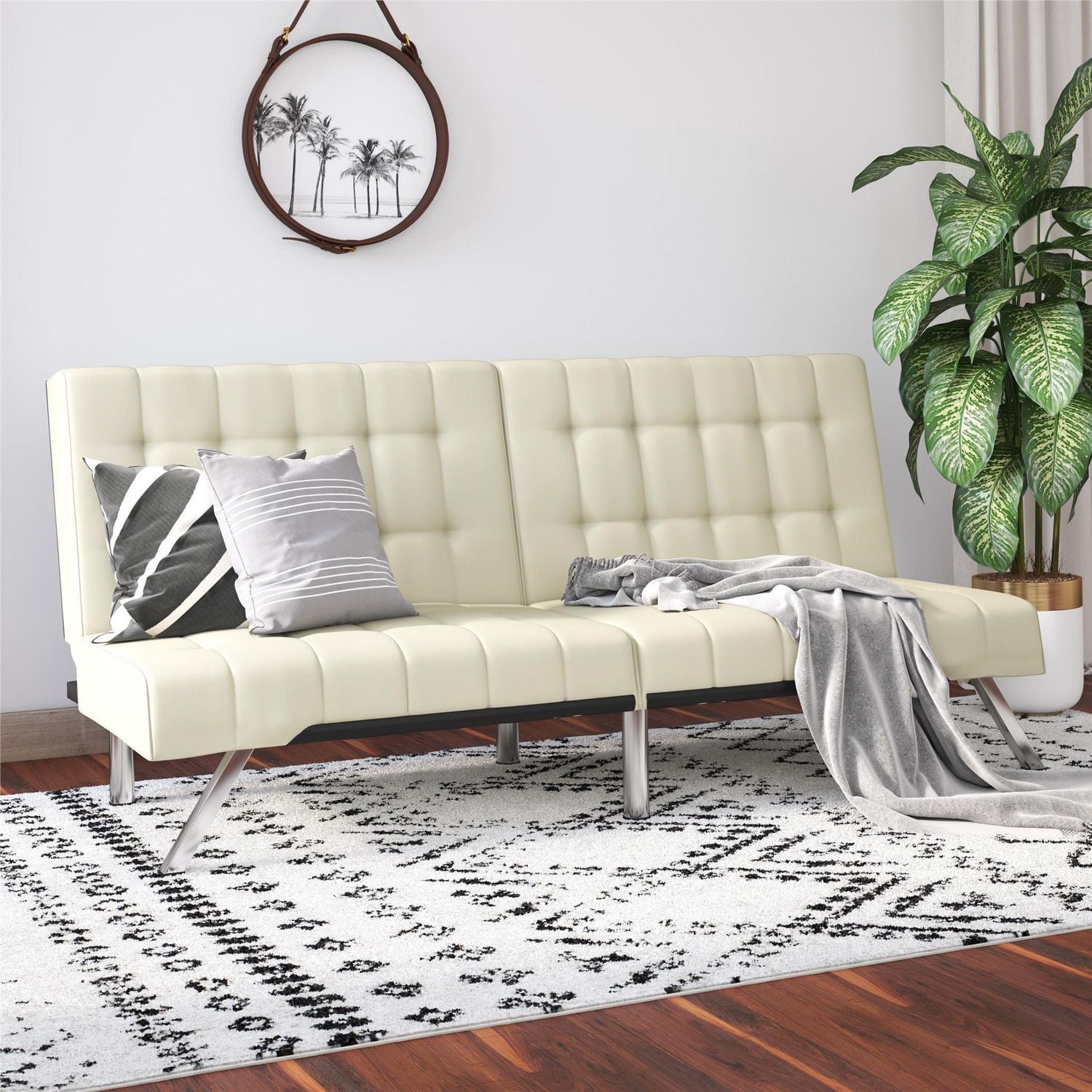 Canapé futon convertible capitonné Evie de DHP, simili cuir vanille