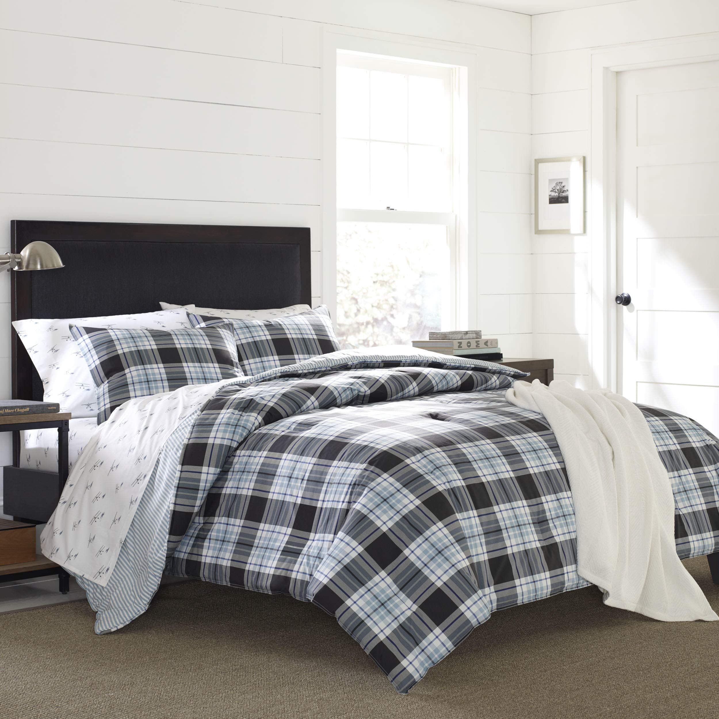Eddie Bauer - King Duvet Cover Set, Cotton Reversible Bedding with Matching Shams, Styligh Home Decor (Lewis Navy, King)