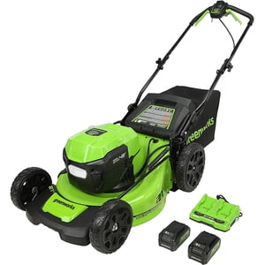 Greenworks 48V (24V x 2) 21" Tondeuse à gazon sans fil (autopropulsée) (LED phares), (2) 5.0Ah Batteries et chargeur rapide à deux ports inclus (150+ Outils compatibles)
