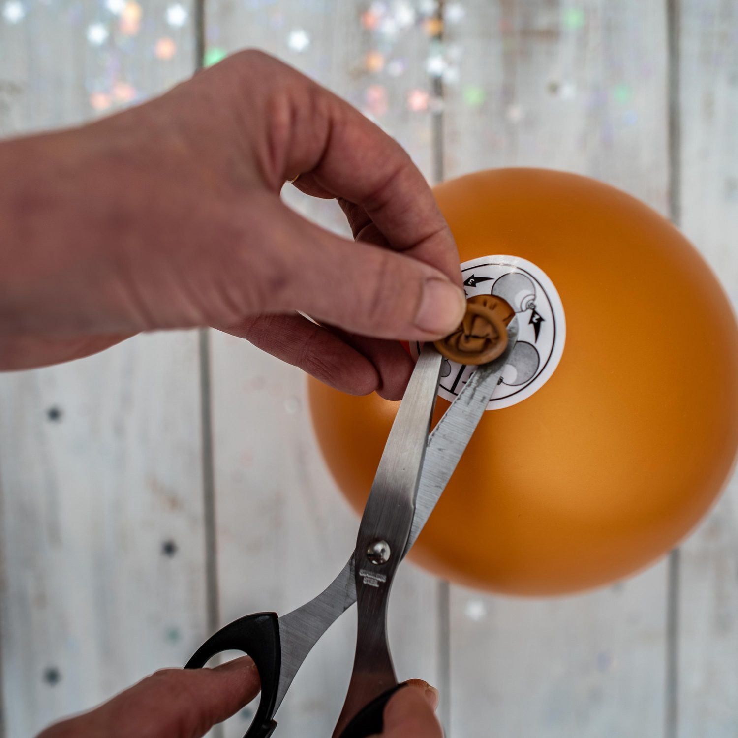 illooms Light Up LED Gold Balloons 15PK UPC; 843699103887
