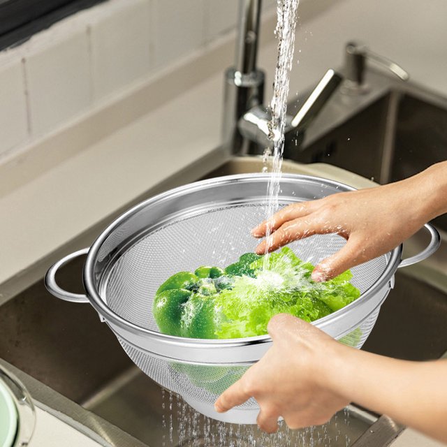 LSLJS Thickened Stainless Steel Vegetable Washing Basin- Household Kitchen Drainage Basket- Rice Washing Basket-fruit Basin-rice Washing Sieve-circular Mesh Sieve, Drainage Basket