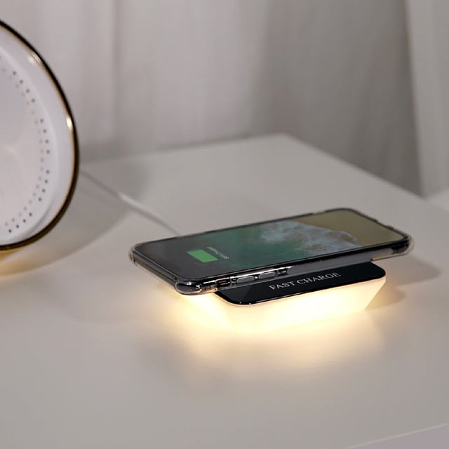 Chmadoxn Wireless Charger,Portable Charger Wireless Charger 10W Fast Charging Desktop Portable Wireless Charger Includes Night Light Function Warm Light White Light Adjustment wireless charging