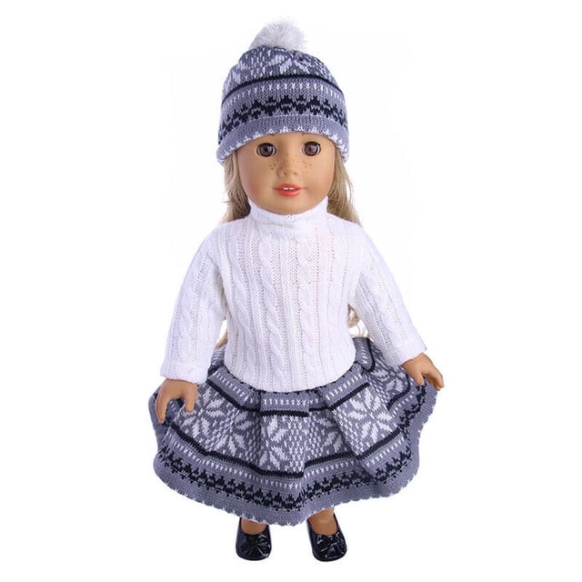 LOVEVER Ensemble de Tenue de Poupée Robe Vêtements Accessoires Lot pour Poupées de 18 Pouces Telles Que Our Generation et My Life dolls. Cet Ensemble Comprend un Chandail Torsadé Blanc, une Jupe à Motif Gris et un Bonnet Tricoté Assorti avec un Pompon. Fabriqué en Mélange de Coton Doux, Il Est Sûr, Non Toxique et Facile à Utiliser. Idéal pour les collections de Vêtements et d'Accessoires de Poupée, Convient à Diverses Scènes et styles de Poupées.