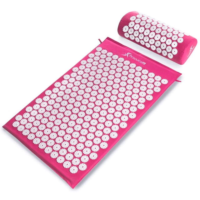 ProsourceFit Ensemble de Tapis d'Acupression et d'Oreillers pour le Soulagement de la Douleur au Dos/cou et la Relaxation Musculaire en Rose. l'Ensemble Comprend un Tapis Rectangulaire et un Oreiller Cylindrique, Tous Deux Présentant des points d'Acupression Blancs Arrangés en Motifs Circulaires. Conçu pour le yoga, la Mise en Forme et la Relaxation.