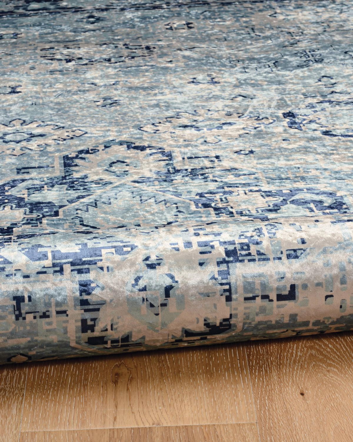 Tapis Emerald Kramer ivoire & bleu de 6 pi 7 po x 9 pi 7 po