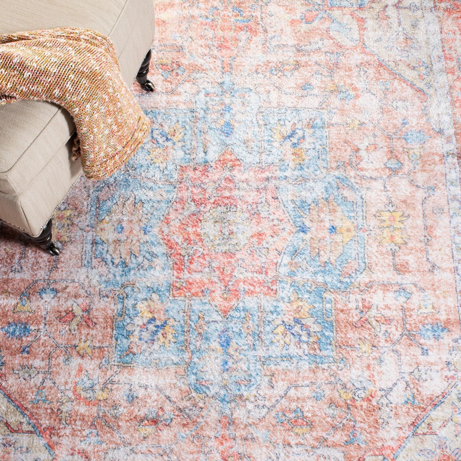 Safavieh Saffron Algernon Distressed Oriental Area Rug