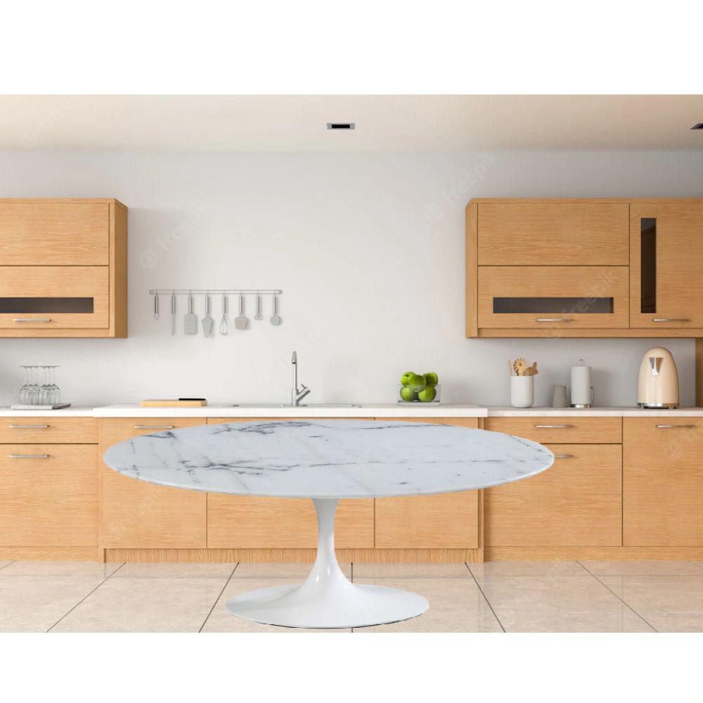 SALLE À MANGER OVALE EN MARBRE 67'' . Table de salle à manger ovale élégante avec plateau en marbre et base en aluminium blanc<br>Dimensions : 28,5" H x 79" L x 47,5" P