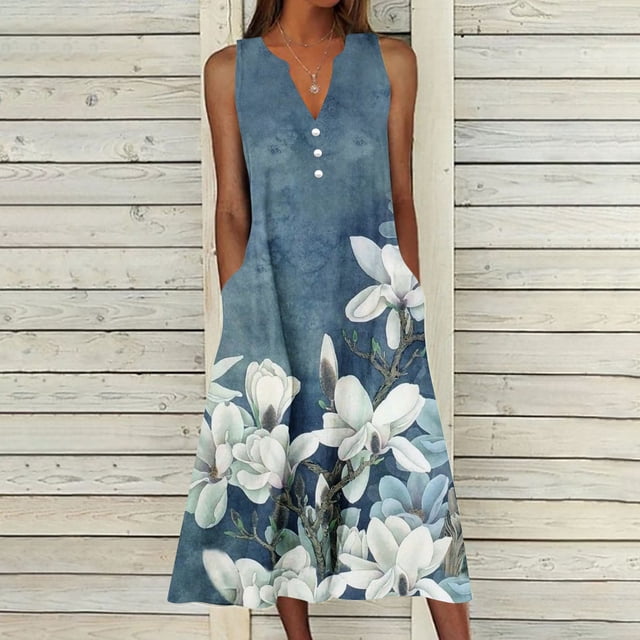 Cadeaux de la Fête des Mères, Kcavykas Robe Maxi Bohème, une Robe d'Été Décontractée pour Femme avec un design Sans Manches à Col en V, un Ton Bleu Dégradé et un Imprimé floral. la Robe Présente une Coupe Ample, des accents de Boutons et un Tissu Léger pour le Confort. Idéale pour les Sorties Décontractées, les Vacances Ou les Fêtes. Exposée sur un Fond à Panneaux de Bois.