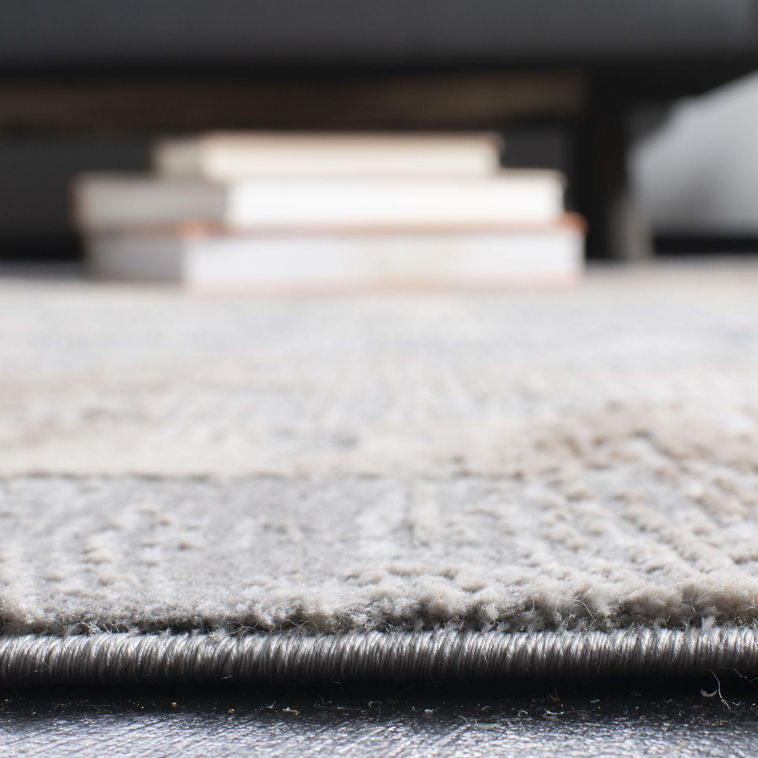 SAFAVIEH Invista Maxwell Abstract Area Rug