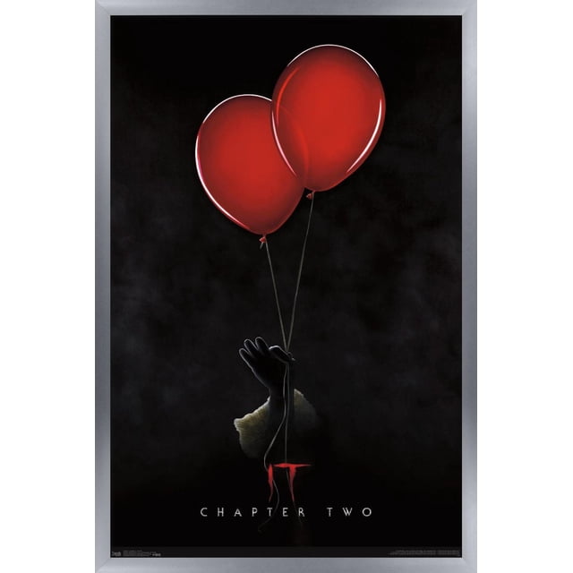 IT : Chapitre 2 - Affiche Murale Teaser One Sheet, 22,375 Po x 34 Po art Mural Encadré Mettant en Vedette un Ballon Rouge Tenant à la Main un Gant Noir sur un Fond Sombre avec « IT Chapitre Deux » Texte en Blanc et Rouge au Bas, Convient à la Décoration de Chambre, de Bureau Ou de Dortoir.