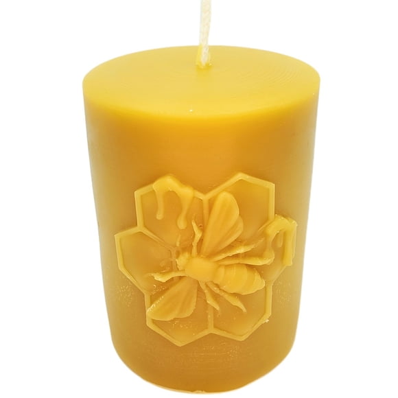 Cernunnos Farms Bougies en Cire d'Abeille - Bee sur un Pilier en Nid d'Abeille Bougie en Cire d'Abeille - Cire d'Abeille Canadienne Pure - 50 Heures de Combustion - Parfum Naturel de Miel