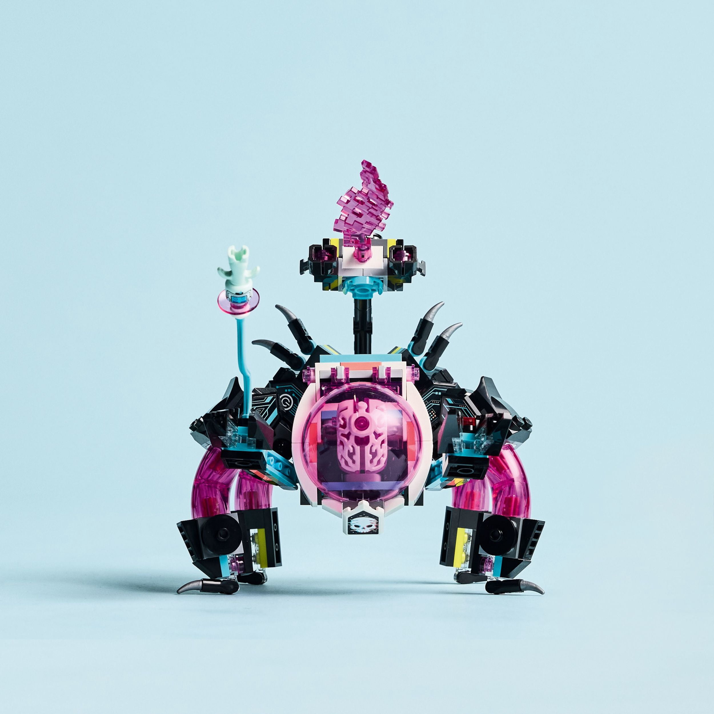 LEGO DREAMZzz Mateo vs. Cyber Brain Mech Robot Building Toy for Kids - Pretend Play Set W/Matteo & Dreamling Toy Figures for Boys & Girls, Ages 8+ - 2 Ways to Build - Gift Idea for Birthdays - 71495