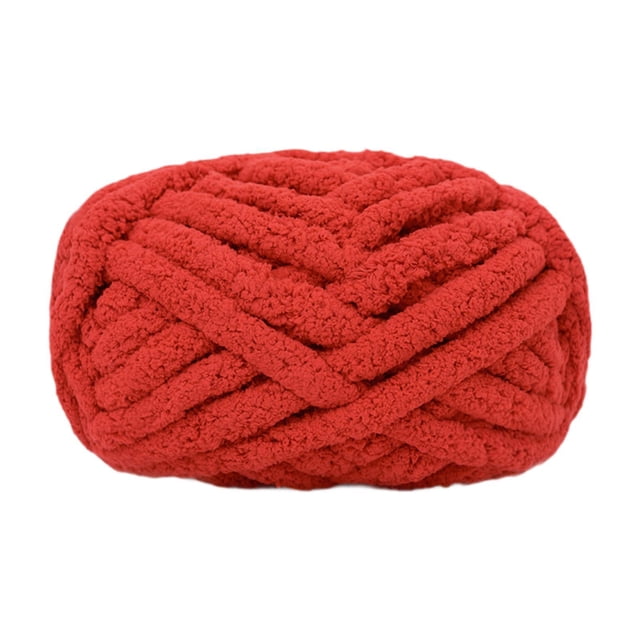 Tnarru Chunky Wool Yarn Jumbo Yarn in red, made from polyester with a soft, thick texture. This washable, bulky yarn measures 25.6 m (84 ft) in length and 2 cm (0.79 inch) in diameter, ideal for hand knitting and DIY projects like blankets, cushions, and rugs. Suitable for beginners and craft enthusiasts.