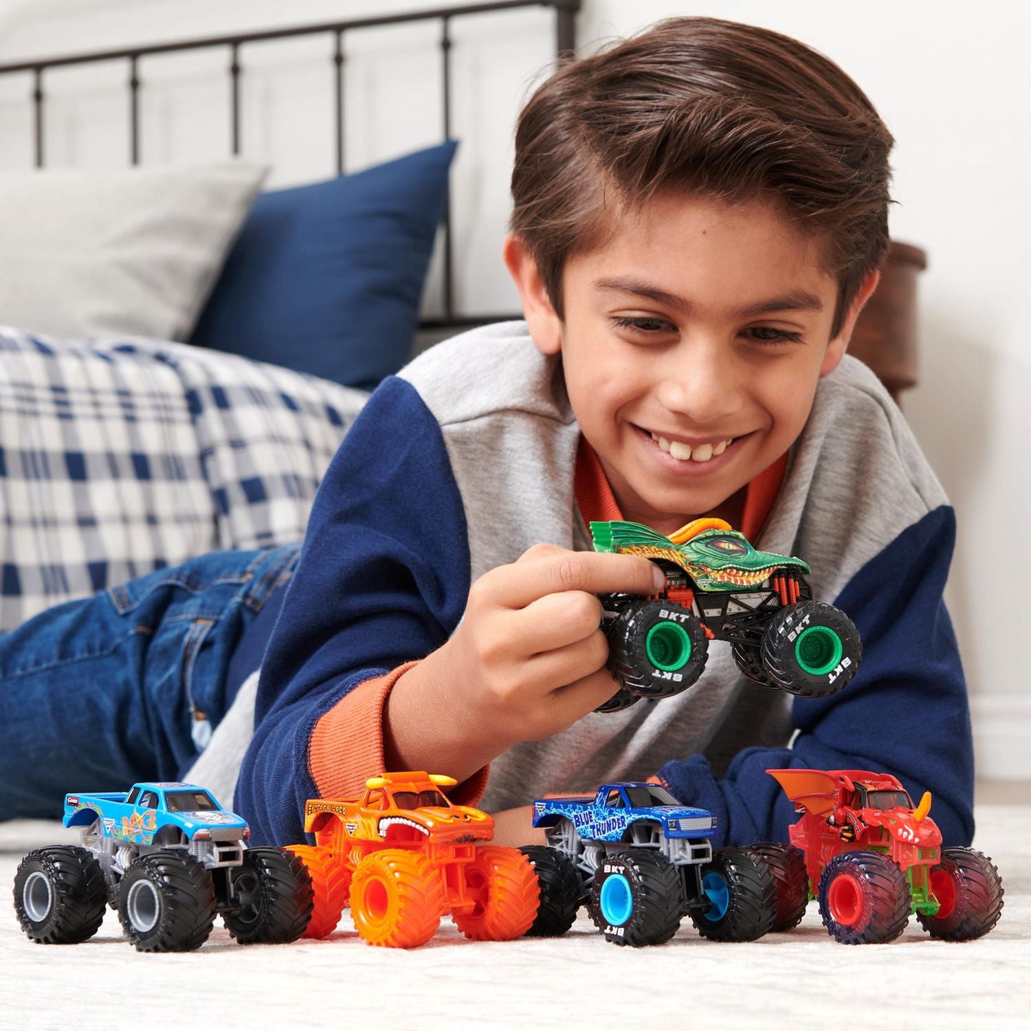 SPINMASTER Monster Jam, Monster trucks officiels en métal moulé Shaker contre Soldier Fortune, échelle 1:64, jouets pour garçons à partir de 3 ans