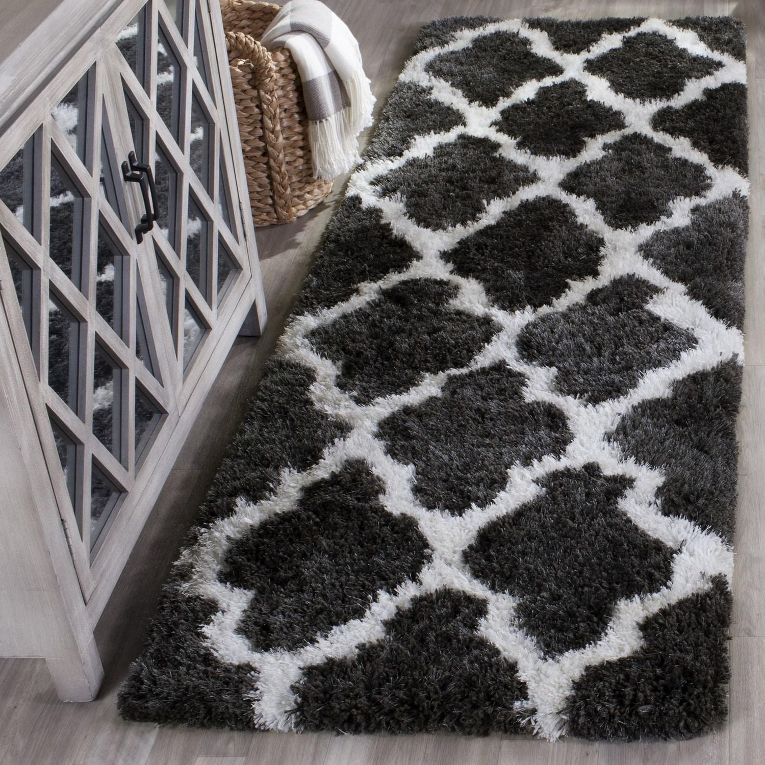 Safavieh Barcelona Anabelle Geometric Shag Area Rug