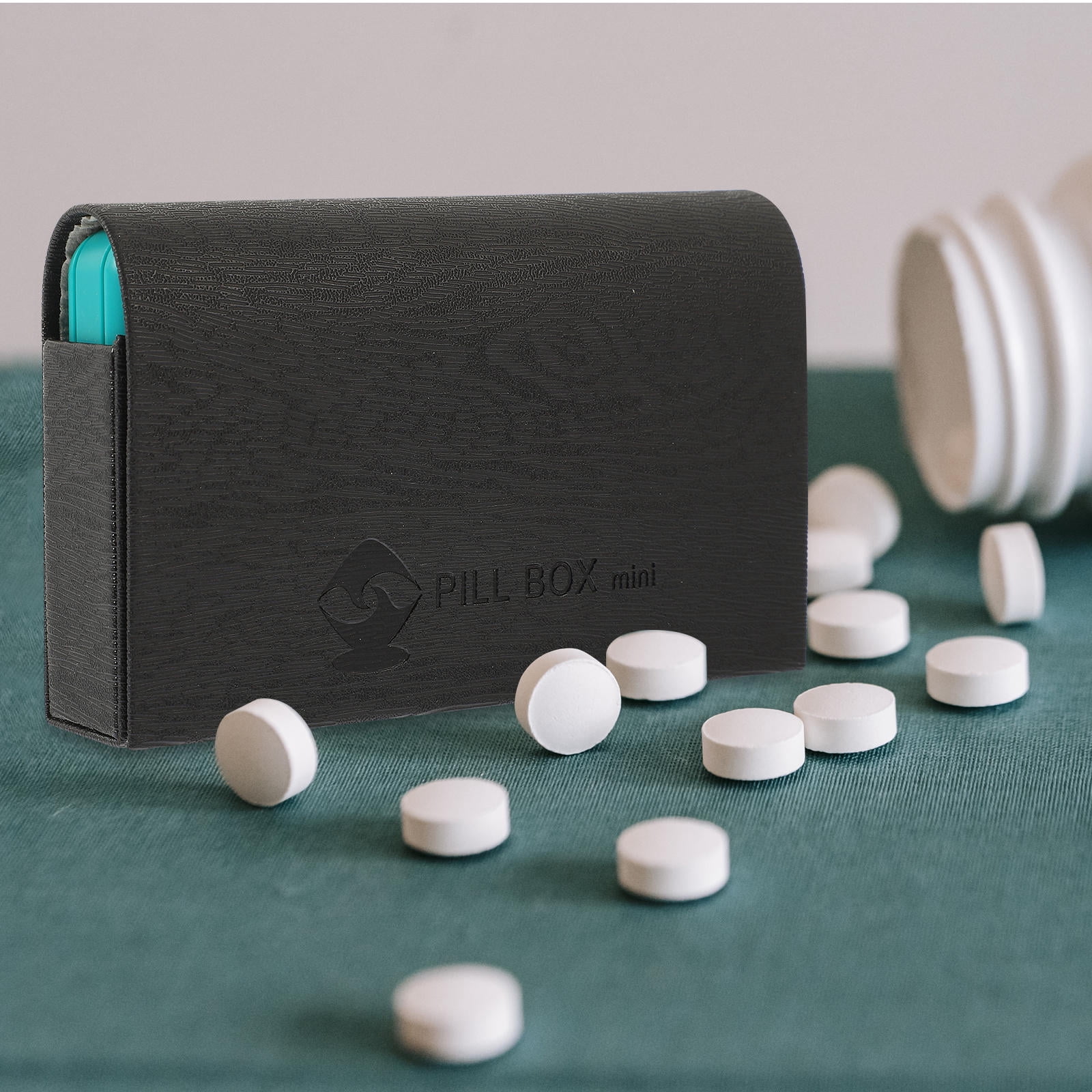 Milisten 1 Set Pills Organizer Travel Black Plastic Weekly Dose Planning for Outdoor Use