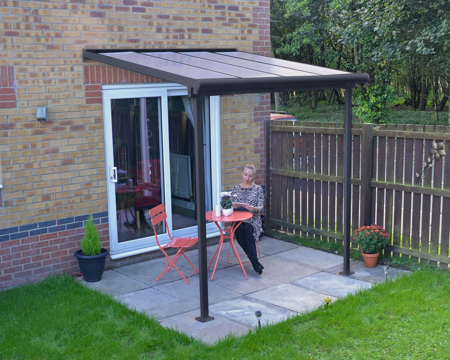 Canopia by Palram Sierra 7,4 pi x 7,5 pi Abri de patio en aluminium - Gris