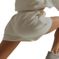 thumbnail image 3 of Shorts Unis pour Femmes Style Décontracté avec Poches en Biais, 3 of 7