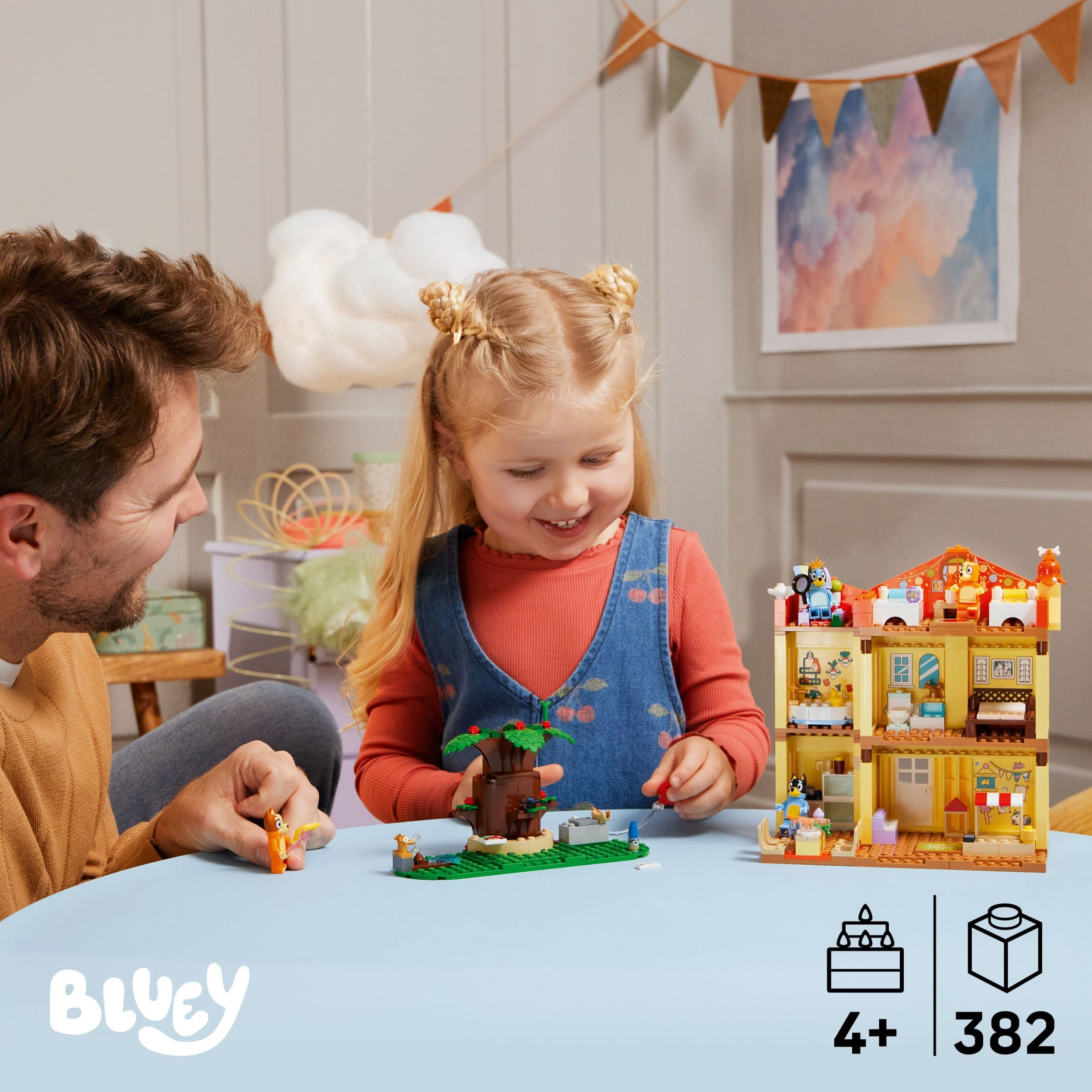 LEGO Bluey : La Maison de la Famille de Bluey, Ensemble de Construction de Maison 11203