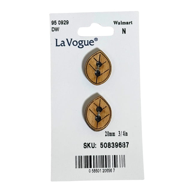 La VOGUE Boutons, Matériau Naturel - 2 Pcs, Boutons en Bois en Forme de Feuille de 20 mm (3/4 Po) avec Détails de Veines Gravées et Deux Trous de Couture Noirs, Affichés sur une Carte Blanche de la Marque La VOGUE avec SKU 50839637, Convenant à la Couture, au Tricot et aux Projets d'Artisanat.