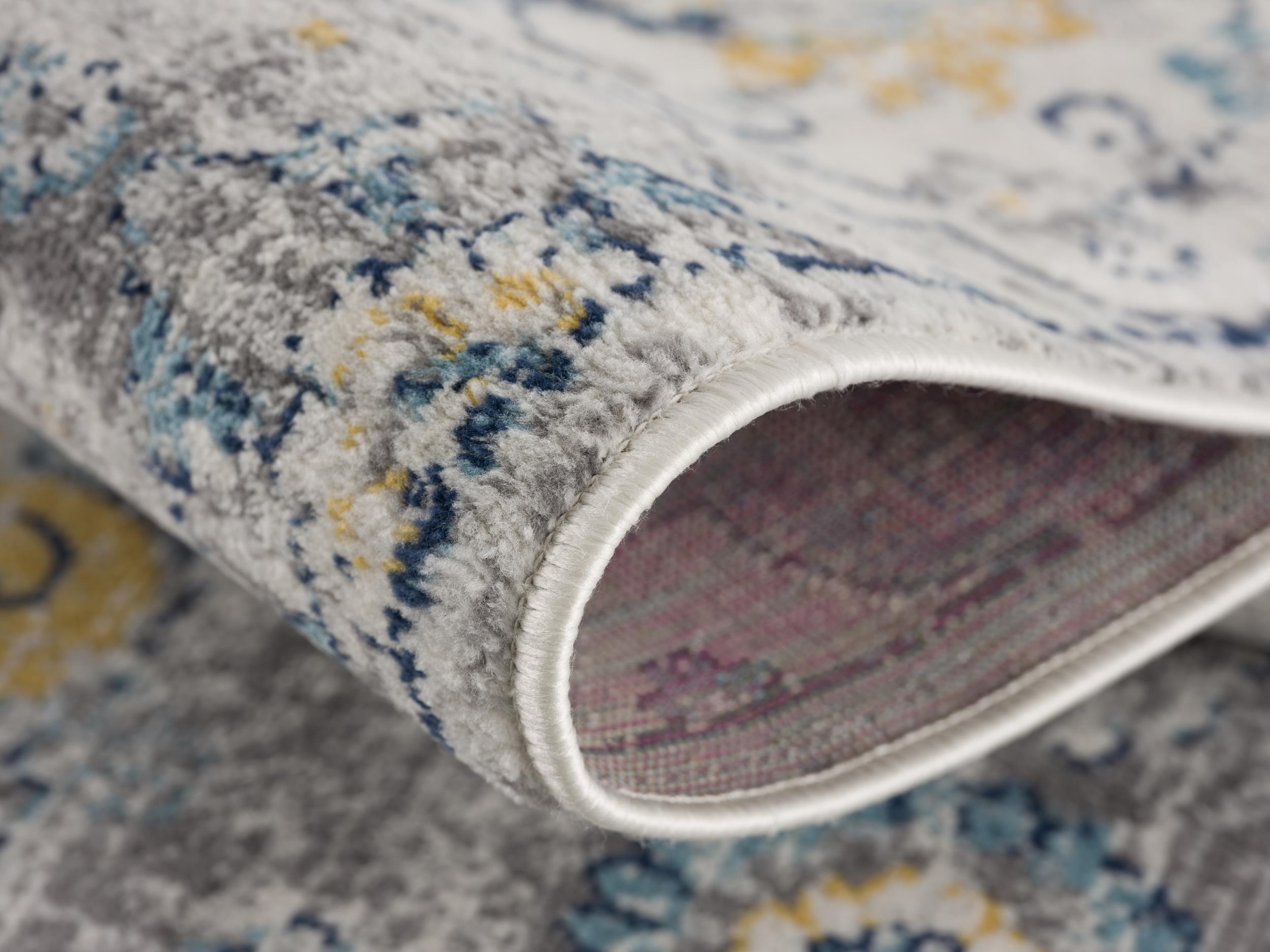 Tapis floral moderne de la collection Savannah Rug Branch
