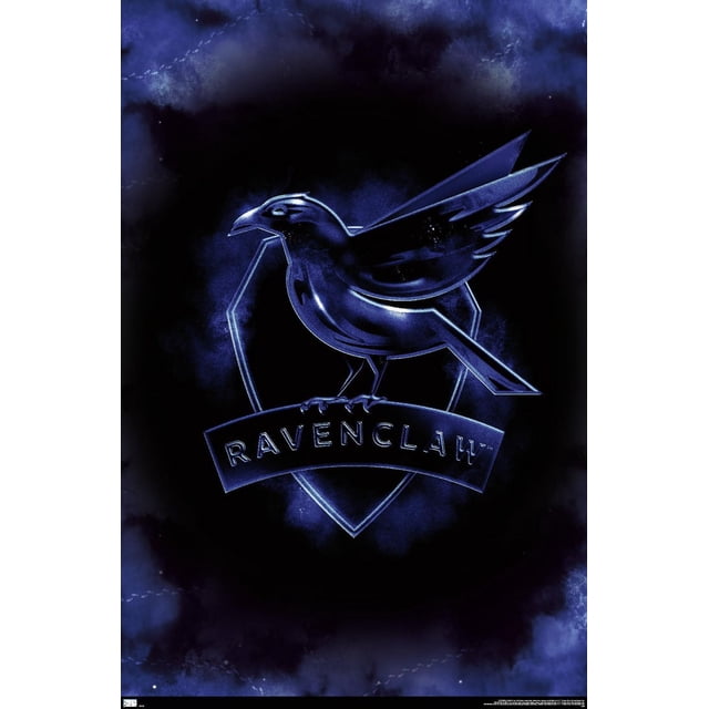 Harry Potter - Affiche Murale Magique du Crest de Serdaigle, 22,375 Po x 34 Po, Représentant un Emblème de Serdaigle Bleu Perché sur un Bouclier avec Texte « Serdaigle », sur un Fond Bleu Foncé et Étoilé. Cette Affiche Brillante Est Idéale pour Ajouter un style Magique aux Chambres, Bureaux Ou Dortoirs.