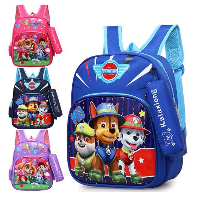 Sacs Garçon Sac d'École pour Enfants Coque Rigide Pat' Patrouille Sac à Dos de Maternelle pour Enfants Sac Pack avec des Motifs Colorés de Personnages Pat' Patrouille. Offert en Bleu, Rose et Violet, avec Sangles Ajustables et une Coque Rigide durable. Parfait pour les Jeunes Enfants comme Sac à Dos d'École Ou de Maternelle.